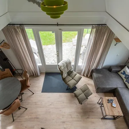 בית נופש Modern Near Park Duinland *