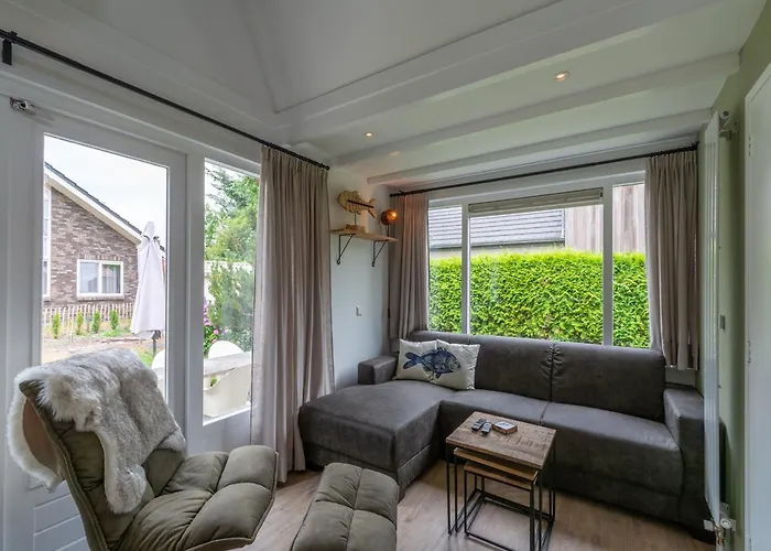 Modern Near Park Duinland