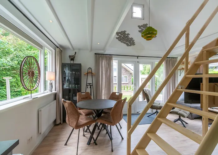 Modern Near Park Duinland Feriehus *